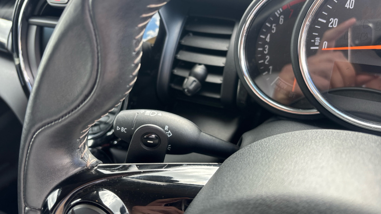MINI Hatchback 2.0 Cooper S Exclusive II 3dr [Comfort/Nav Pack] Petrol Hatchback